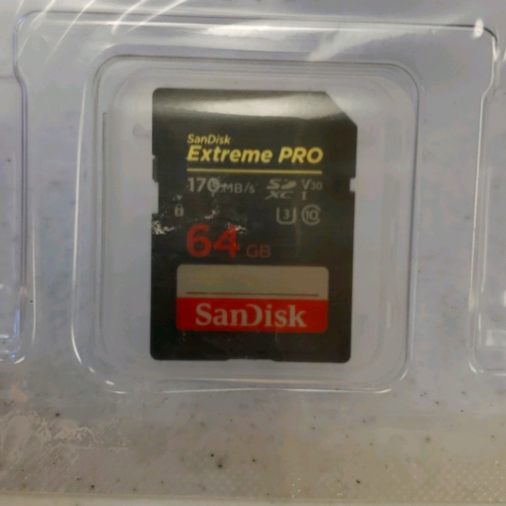 SanDisk 64 GB extreme pro SD card uhs-1 card